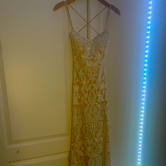 Windsor Dress - Picture 1 of 3